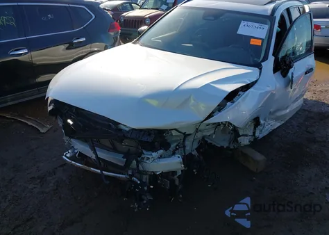 2025 Volvo Xc60 B5 Plus z USA, uszkodzony, nr VIN YV4M12RC1S1056501